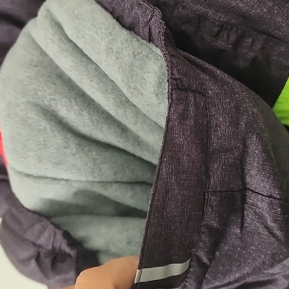 OshKosh B'Gosh Boys' Ski Jacket and Snowbib Snowsuit Set Size 5 - Picture 8 of 14